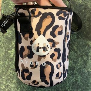 Hydrojug Holley Leopard Sleeve